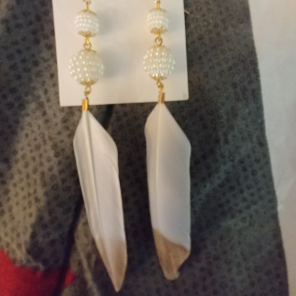 earring - Picture 2 of 2